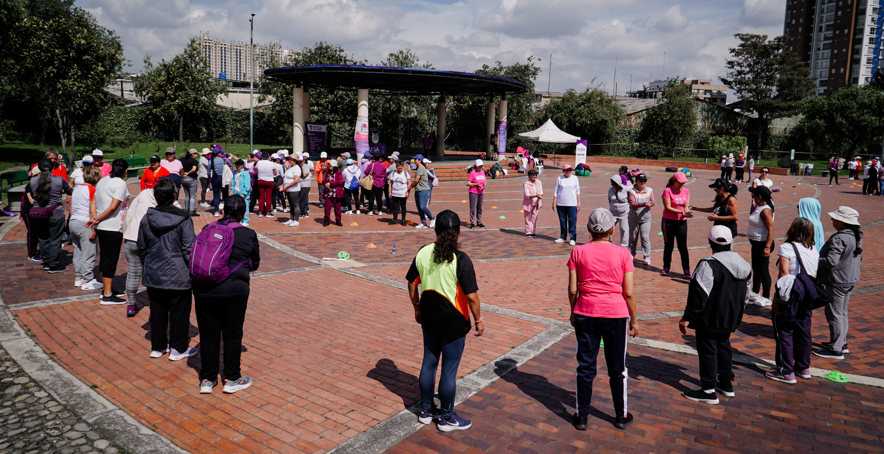 mujeres en parque