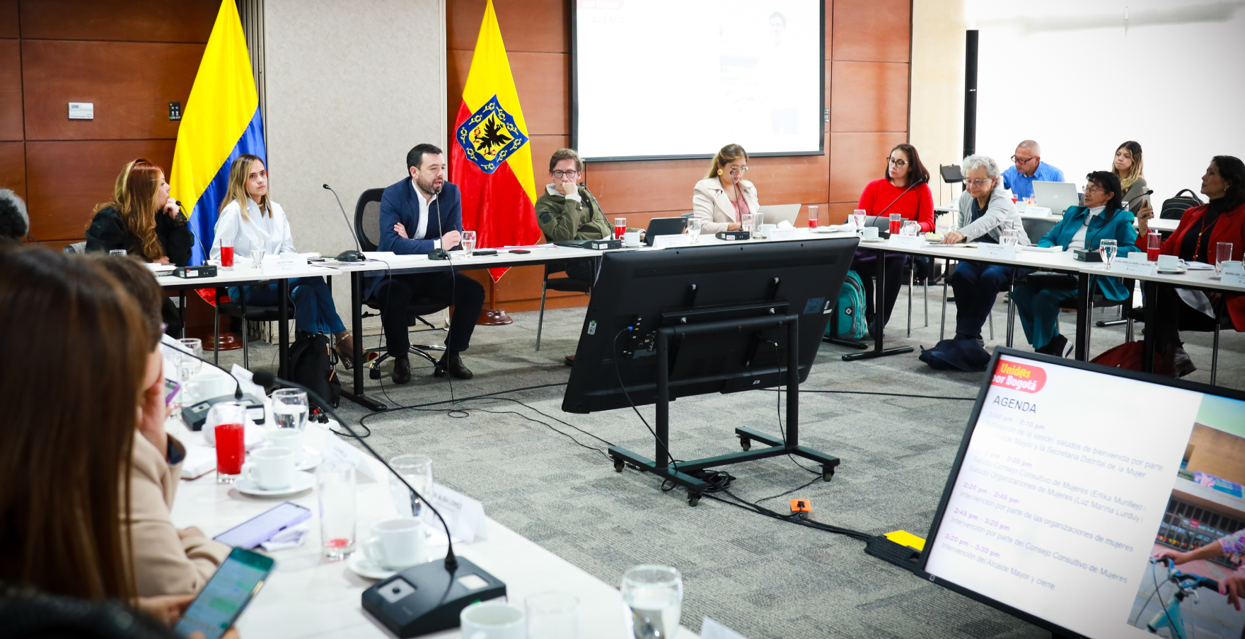 Mesa de secretarios distritales y alcalde mayor de Bogotá