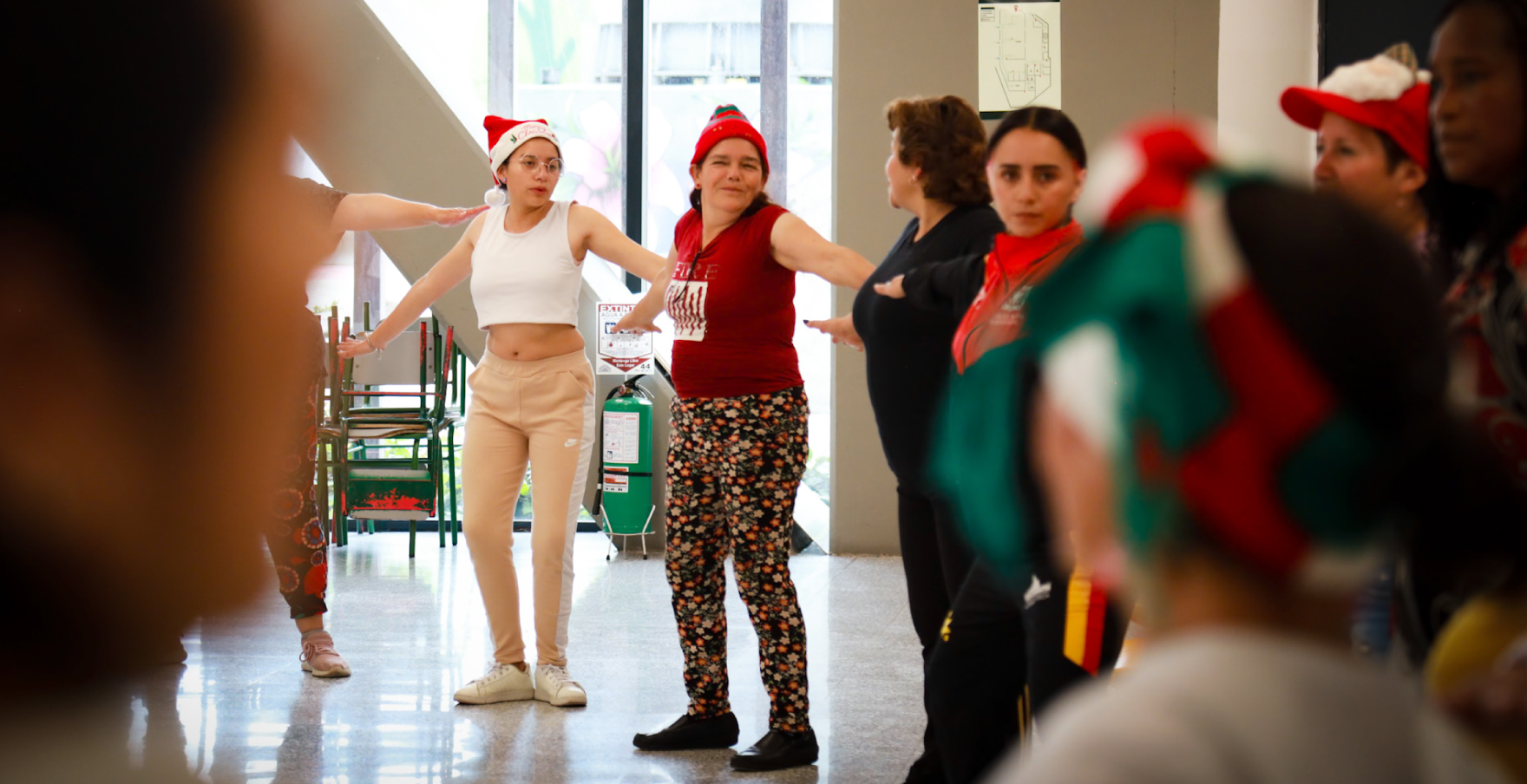 Mujeres realizando actividad fisica