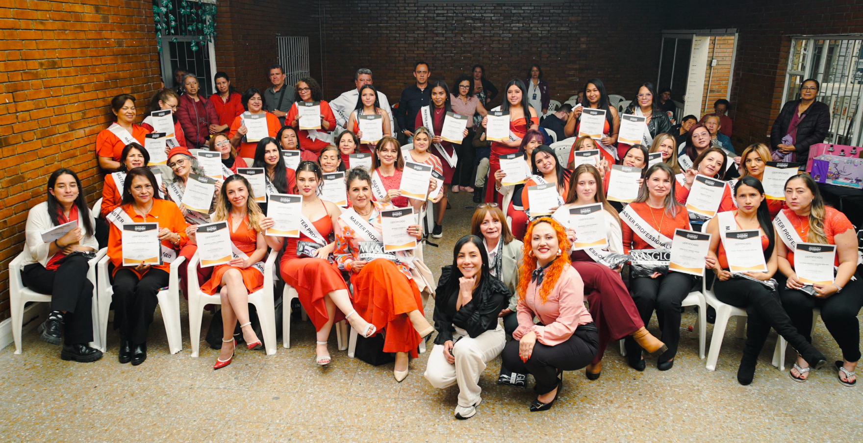 Mujeres certificadas en formación de Masglo