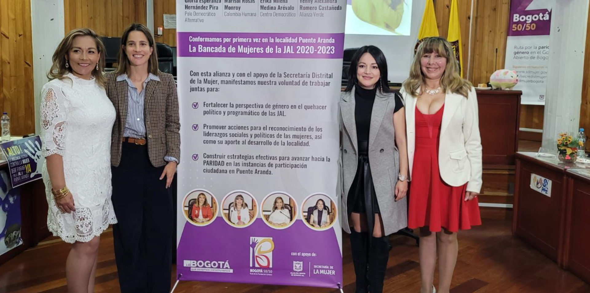 Grupo de la conformación de las Bancadas de Mujeres en las Juntas Administradoras Locales de Bogotá