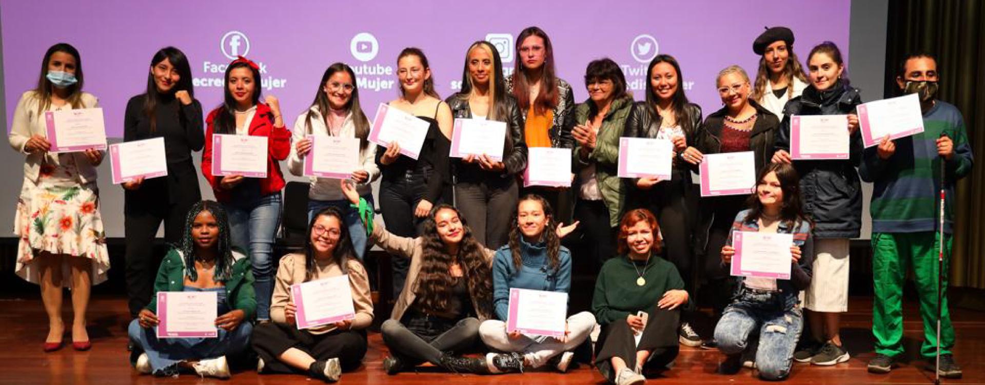 Lideresas y Consejeras Locales de Juventud que se certificarón