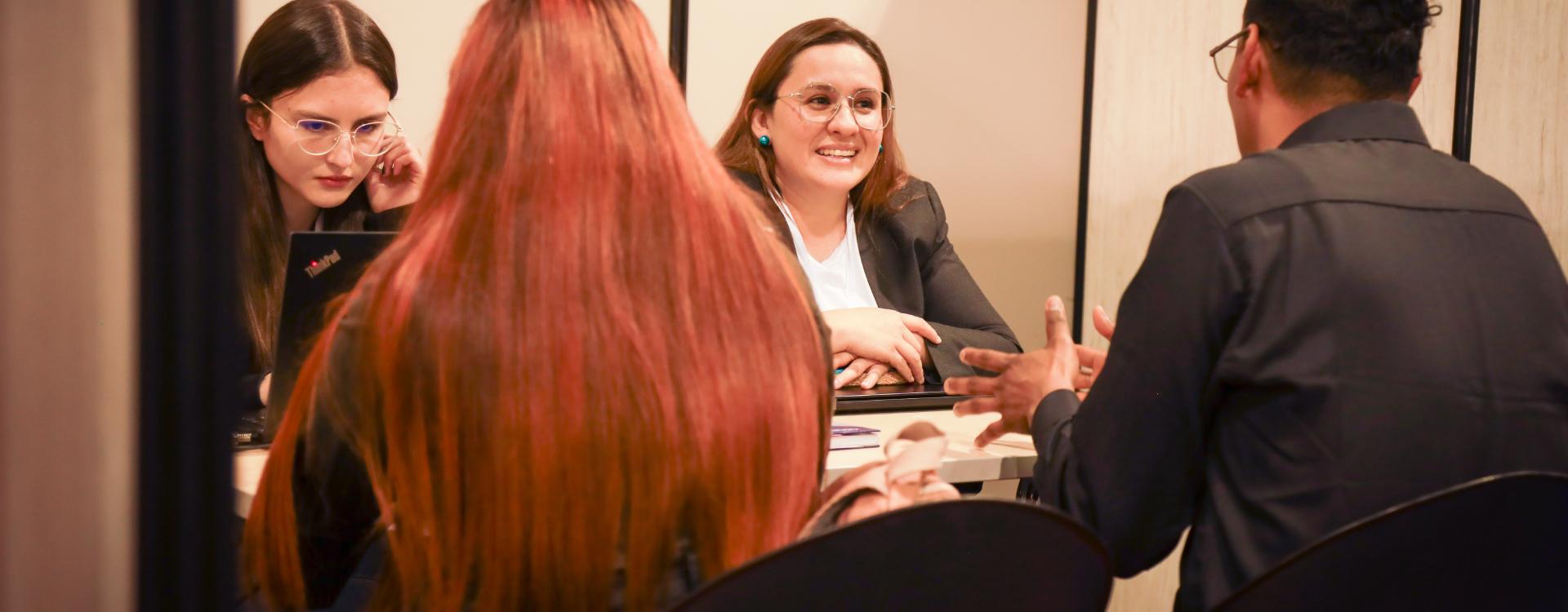 Profesionales de la estrategia de emprendimiento y empleabilidad de la SDMujer