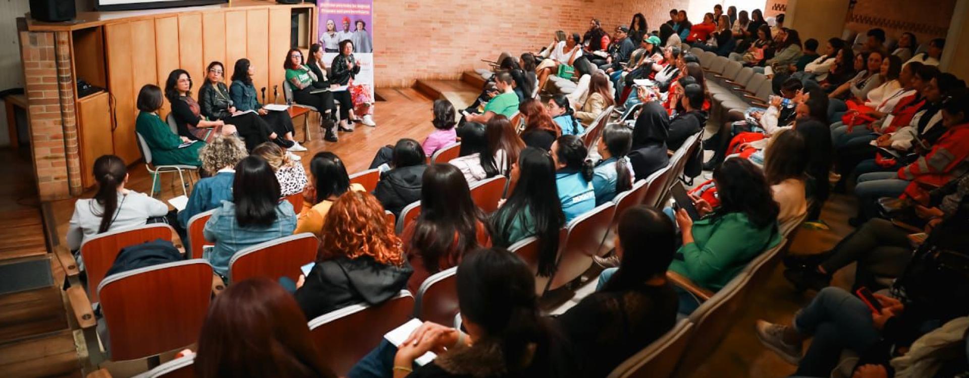 Mujeres en presentación