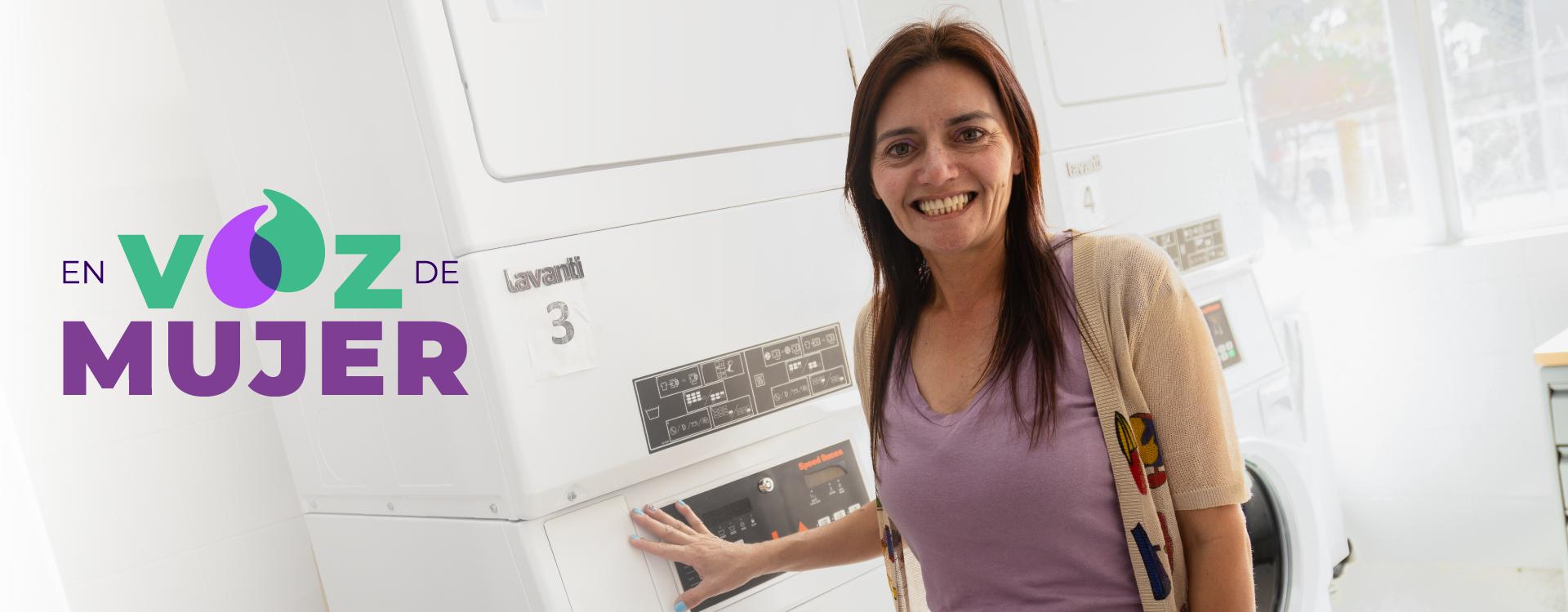 Mujer beneficiaria de sistema de cuidado