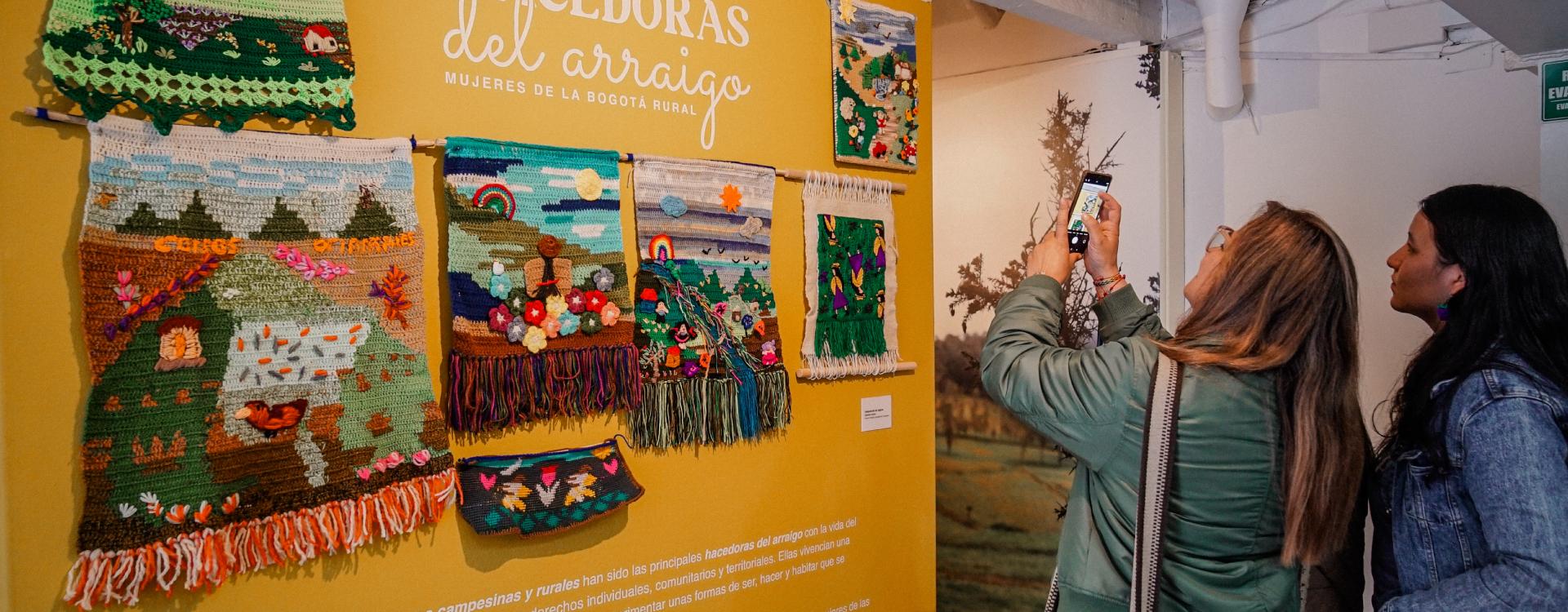 Mujeres en exposición