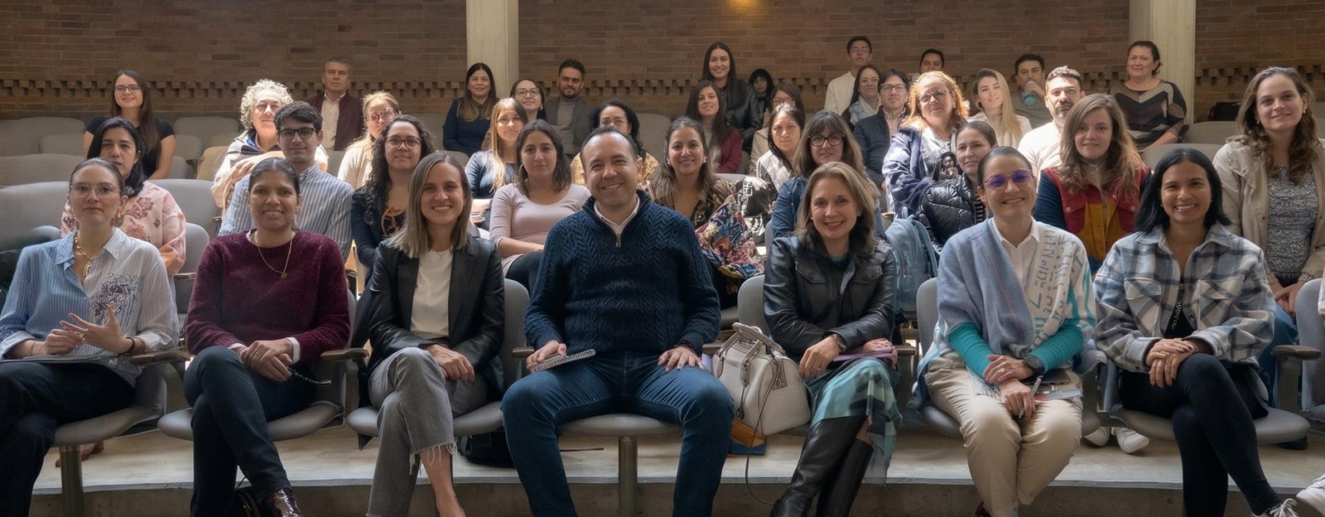 Entidades distritales reunidas en la sesión 25 de la Comisión Intersectorial, articulando acciones para fortalecer el Sistema Distrital de Cuidado.