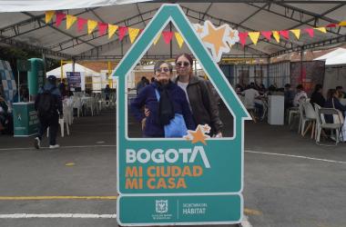tercera Feria de Vivienda Exclusiva para Mujeres, liderada por la Secretaría Distrital del Hábitat, en el marco de la estrategia Mi Casa en Bogotá: Tu Ruta al Hogar, con la participación de la Secretaría Distrital de la Mujer y otros actores del sector.