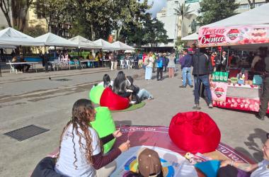 En Engativá, «Todas las rutas llevan a los derechos» invita a cuestionar las creencias que perpetúan las desigualdades y las violencias contra las mujeres.