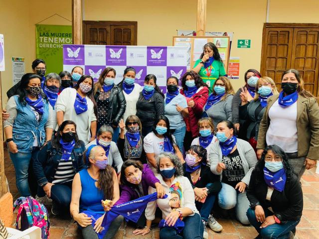 Grupo de mujeres en foto para actividad 50/50 paridad