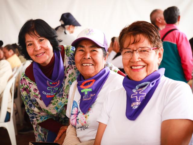 Mujeres participantes felices