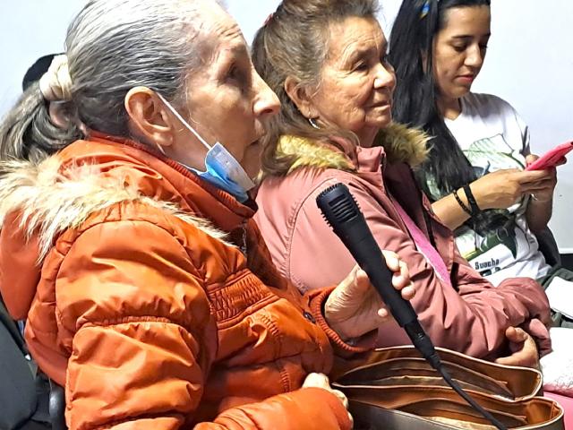 Mujeres asistentes a asambleas de planes de desarrollo local para mujeres