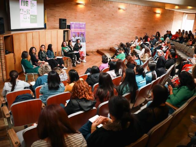 Mujeres en presentación