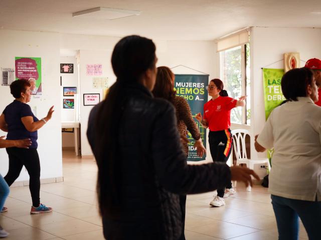 Mujeres realizando actividad fisica