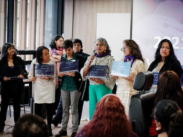Mujeres consultivas