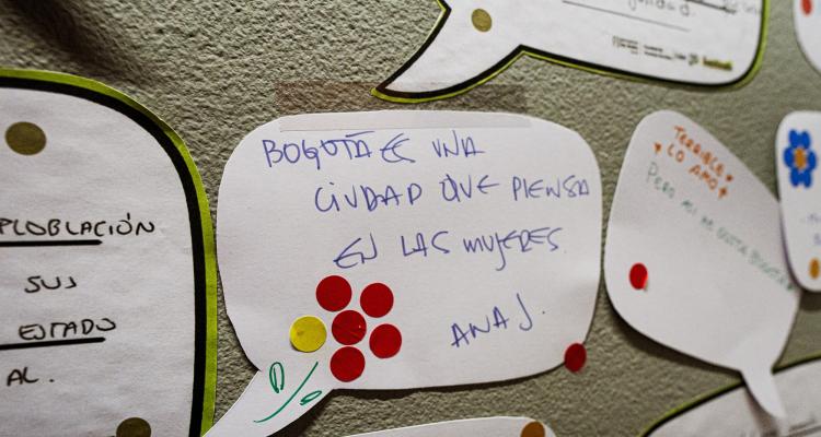 Semillas de Apego fortalece la salud mental de las personas cuidadoras y promueve vínculos afectivos seguros con niñas y niños en las Manzanas del Cuidado de Bogotá.